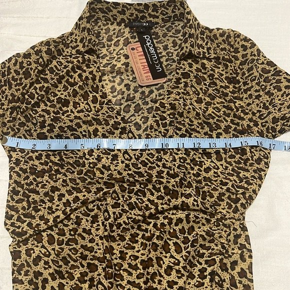 Leopard blouse with pocket and a collar - Picture 5 of 6